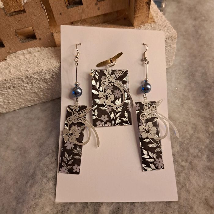 Boucles d'oreilles pendante avec pendentif assortie noir et grise - photo numéro 4