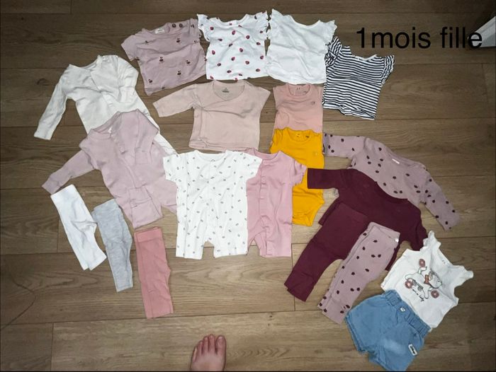 Lot 1 mois fille