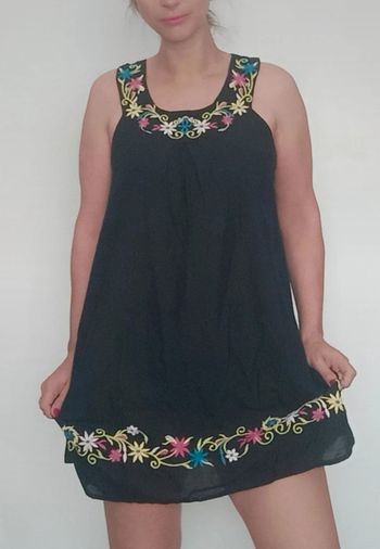 Robe d été casual fluide noire à broderies TU