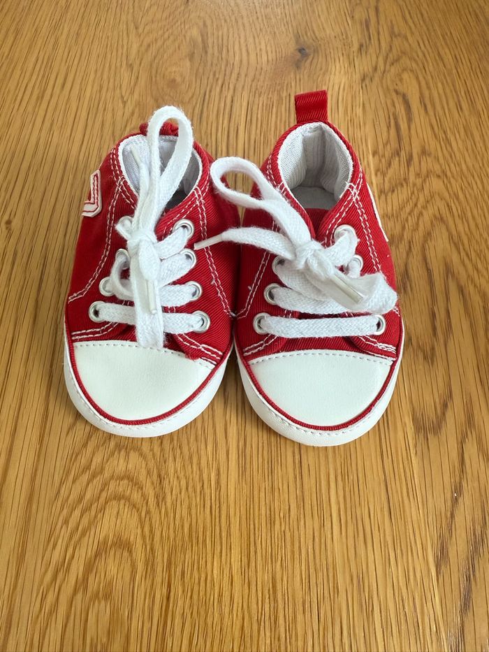 Converse Bébé Rouge – Taille Bébé – Très Bon État – Réduction sur Lot