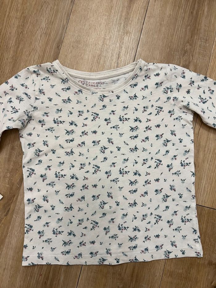 Lot 3 t-shirts Primark 6 ans - photo numéro 5