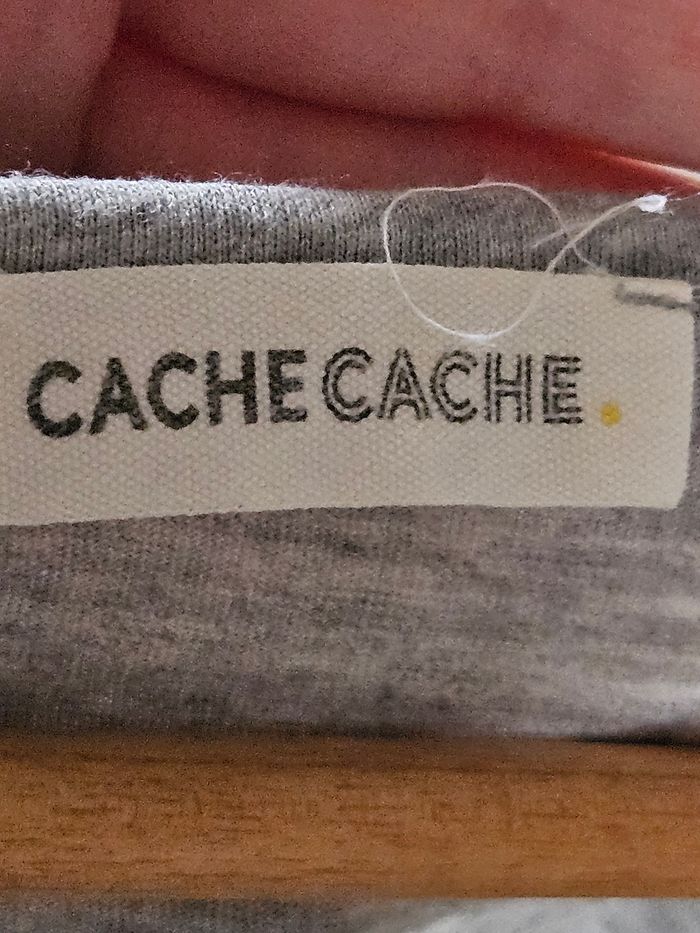 Tee shirt gris cache cache - photo numéro 2