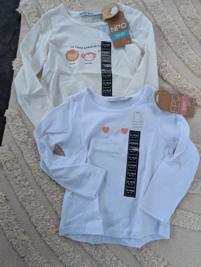Lot de 2 t-shirts manches longues 24 mois neuf