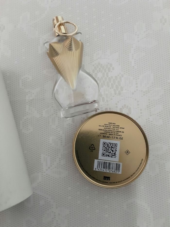 Boîte et flacon vide de 50ml marque divine de jean Paul gaultier - photo numéro 6