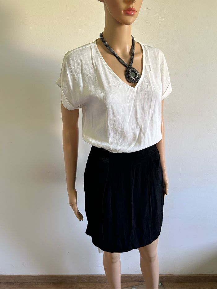 Robe noire et blanche neuve Naf Naf taille 36 (valeur 50€) - photo numéro 2