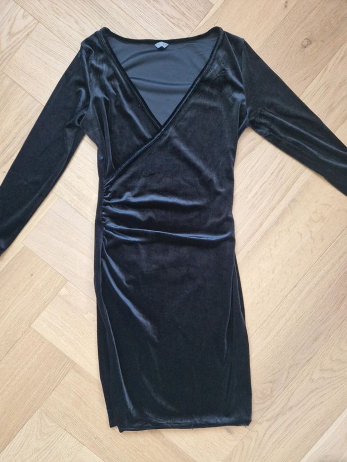 Robe en velours noir Taille 36