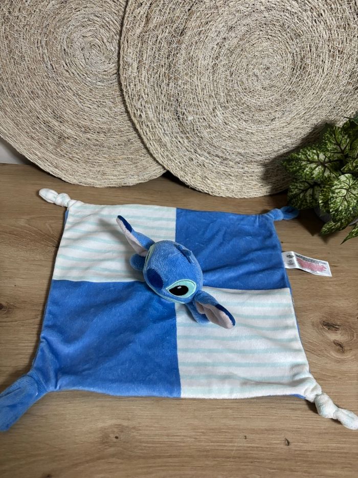 Neuf doudou plat stitch attache sucette Disney baby primark - photo numéro 3