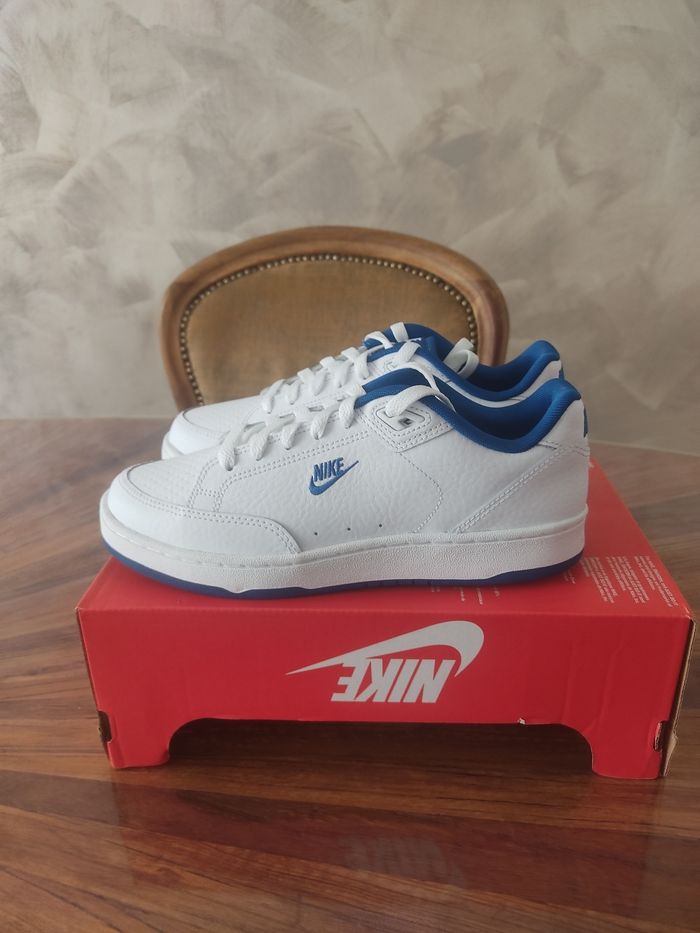 Baskets Nike grandstand ll T 38.5 - photo numéro 2