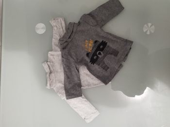 2 Sous pull bébé - 1 mois