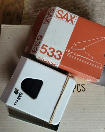 Perforatrice 2 trous Sax 533