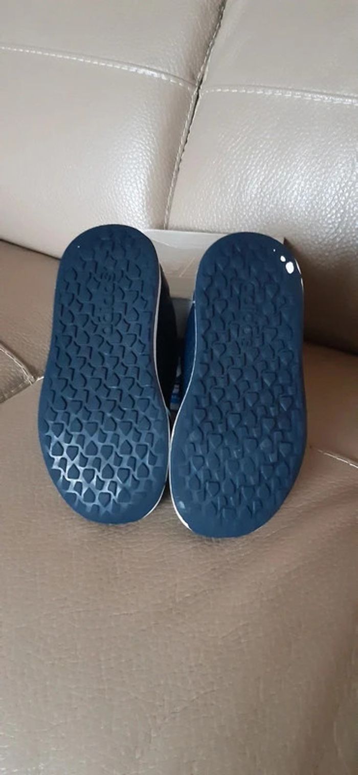 Chaussures / baskets adidas néo bleu marine/ciel pointure 27 - photo numéro 6