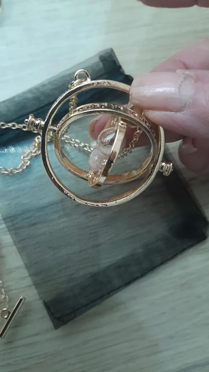 Collier Hermione, Harry Potter avec pendentif Retourneur de Temps - photo numéro 4