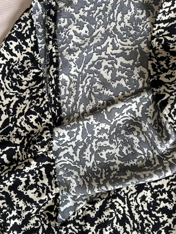 Robe chic, H&M, taille L noir et crème - photo numéro 4