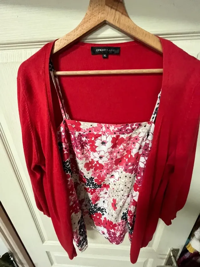 Ensemble top bretelles   fleuri et cardigan  Taille XL et  L - très bon état - photo numéro 4
