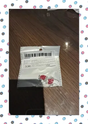 Boucle d'oreille bonnet noel strass