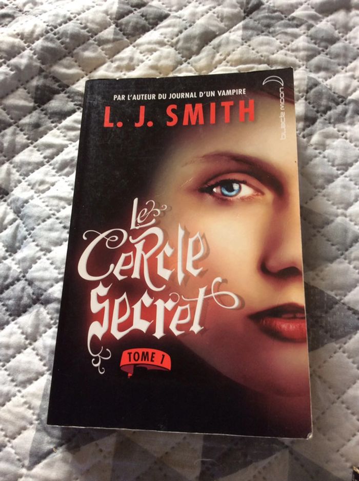 #le cercle secret L J Smith - photo numéro 2