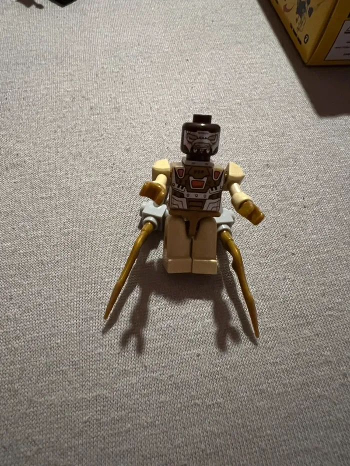 Lego robot deformed blocks - photo numéro 4