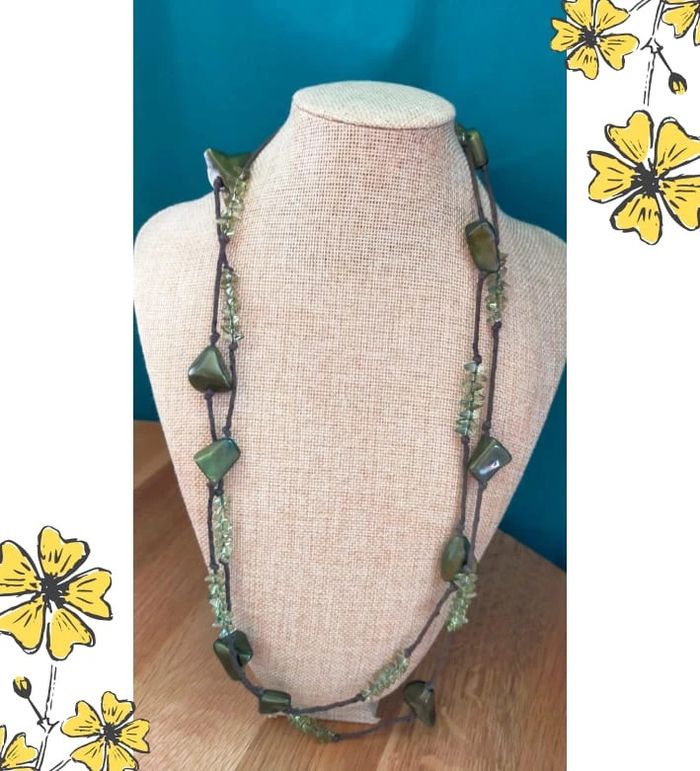 Collier Vert d’Aventure _ Collection Émeraude Urbaine