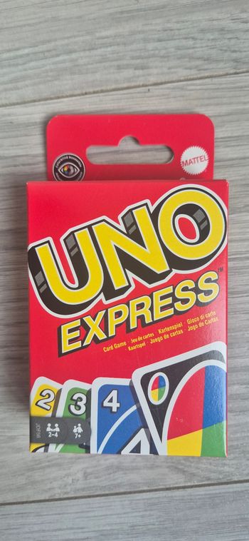 Jeu de cartes Uno neuf jamais ouvert 