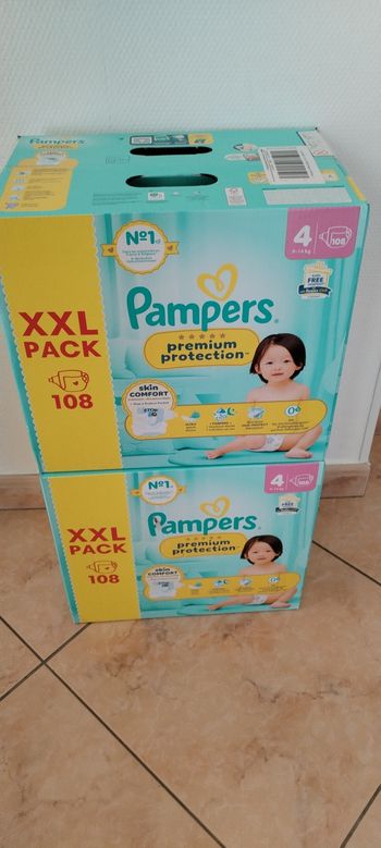 216 couches Pampers premium protection taille 4