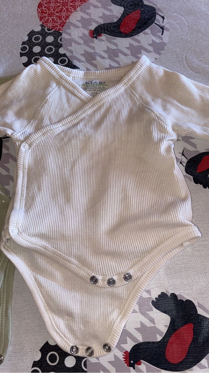 Lot 2 bodies 1 mois - photo numéro 3