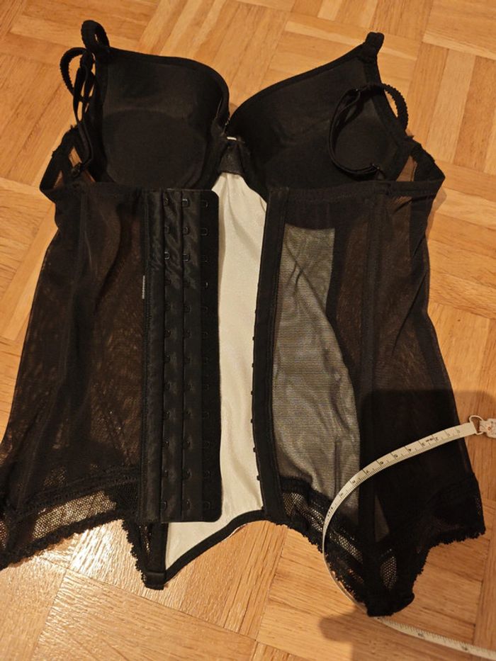 Corset Etam noir et blanc en satin et dentelle - photo numéro 9