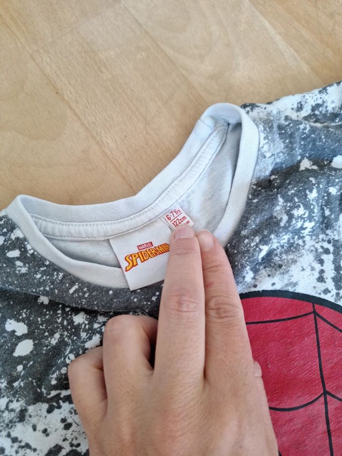 T-shirt taille 7 ans - photo numéro 3