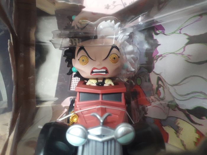 Funko Pop Rides numéro 61
Cruella d'Enfer Cruella de Vil in car 
Les 101 Dalmatiens Villains in car Disney  Special Edition - photo numéro 3