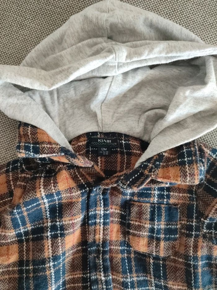Chemise à capuche 12 mois tbe - photo numéro 2