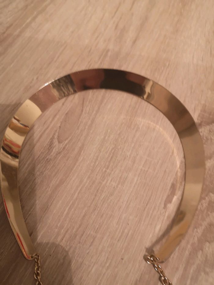 Collier ras de cou couleur or - photo numéro 4