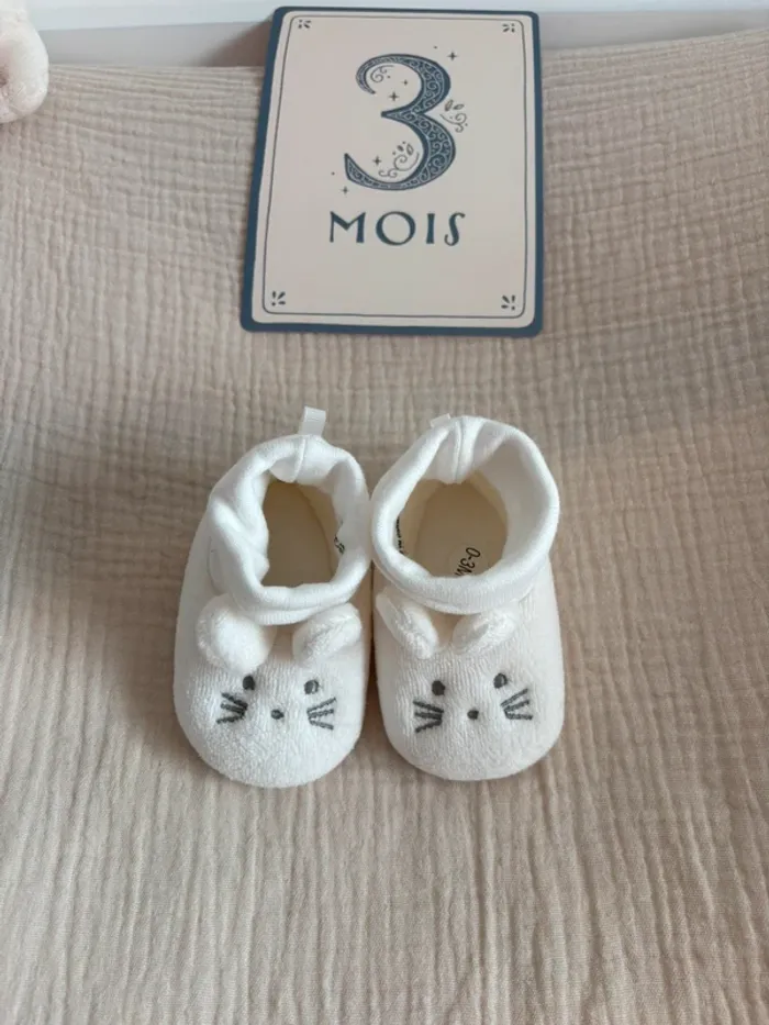 Chaussons blanc bébé 0-3 mois neuf - photo numéro 2