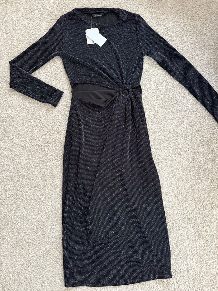 Robe noir  à paillette - photo numéro 2