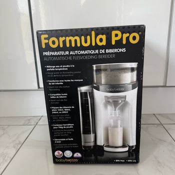 Préparateur de biberon Baby Brezza Formula Pro. Neuf, jamais déballé.