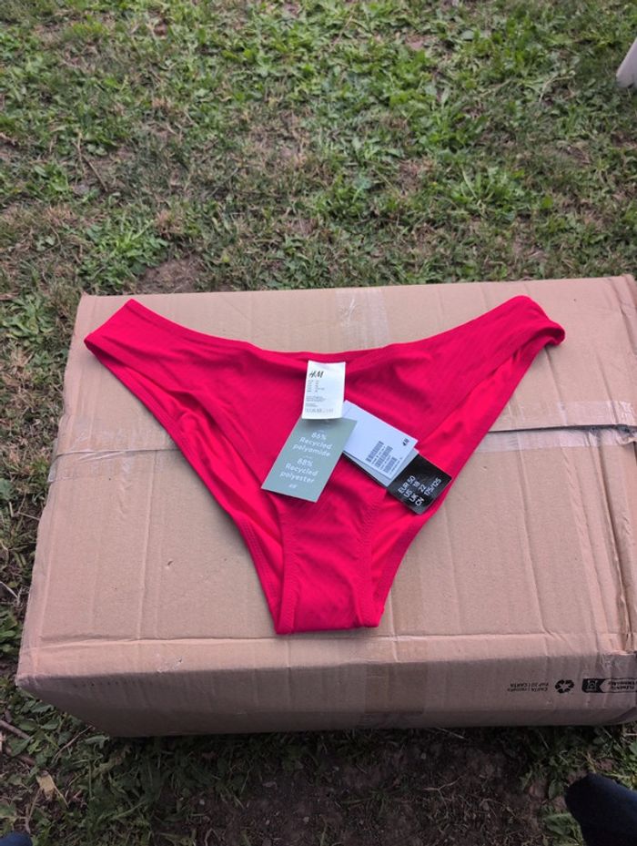 Maillot de bain rouge taille 50
