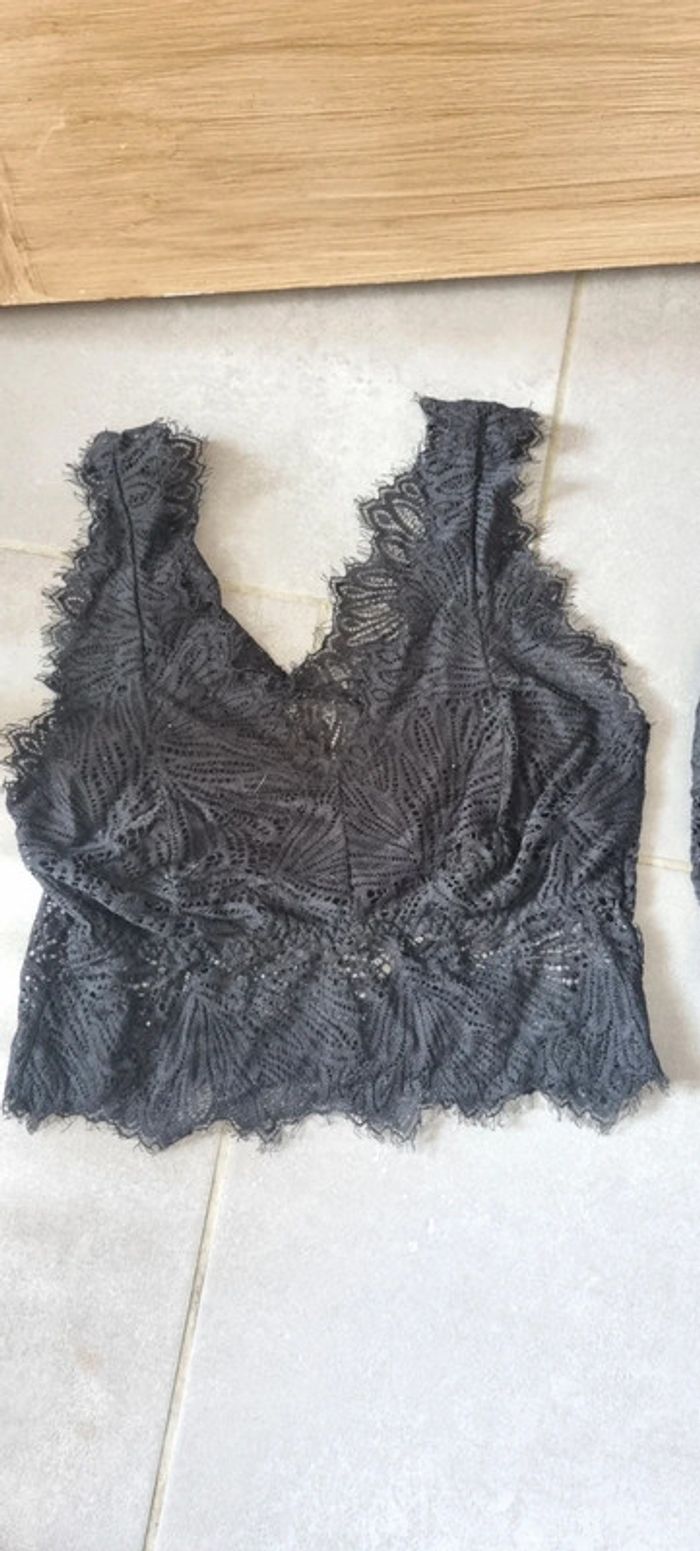 Lot de 2 brassières a dentelles noires - photo numéro 2