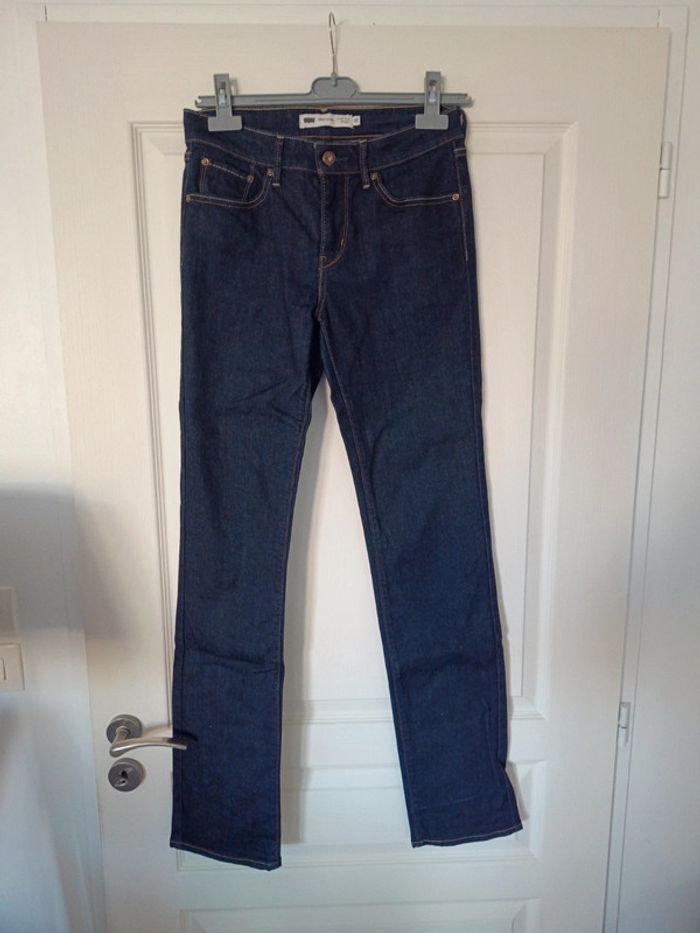 Jeans Levi's demi curve classic rise straight taille 27 bleu foncé