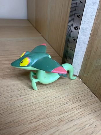 Figurine Pokémon fantyrm