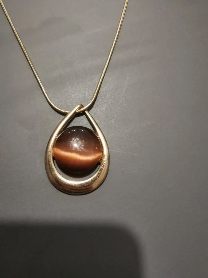 Collier fantaisie doré pendentif pierre marron. - photo numéro 2