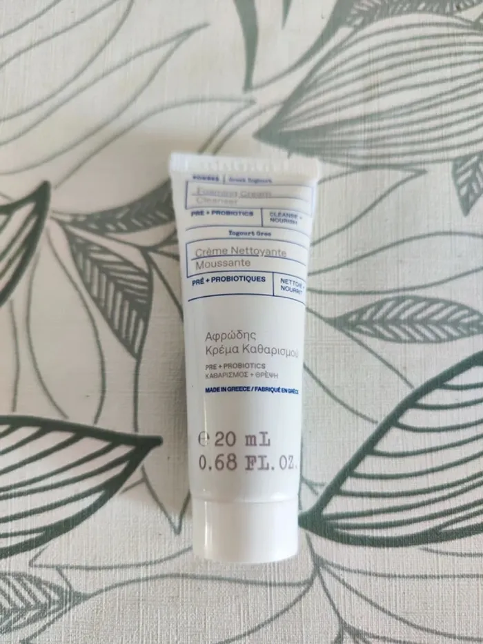 Korres creme nettoyante moussante 20ml à utiliser 6 mois après ouverture
