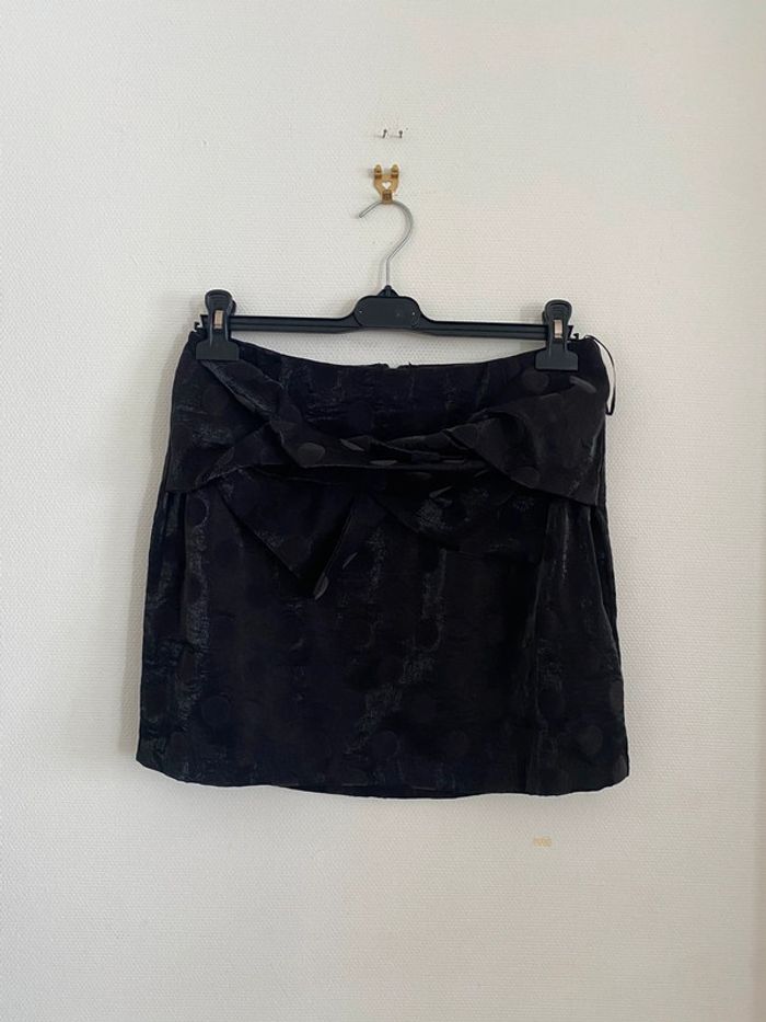 Jupe noire - photo numéro 3