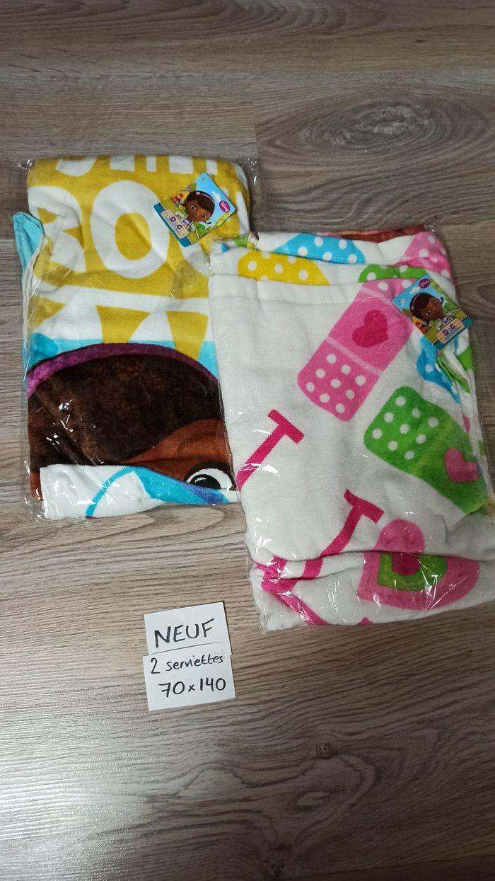 Lot de serviettes enfants docteur la peluche Disney