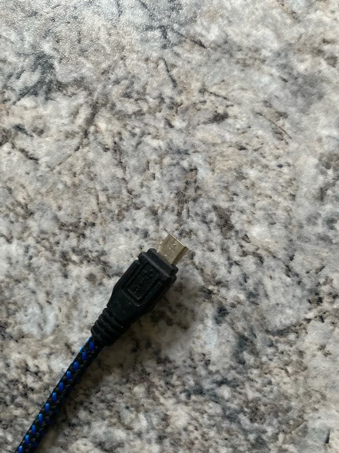 Câble pour manette ps4 - photo numéro 2