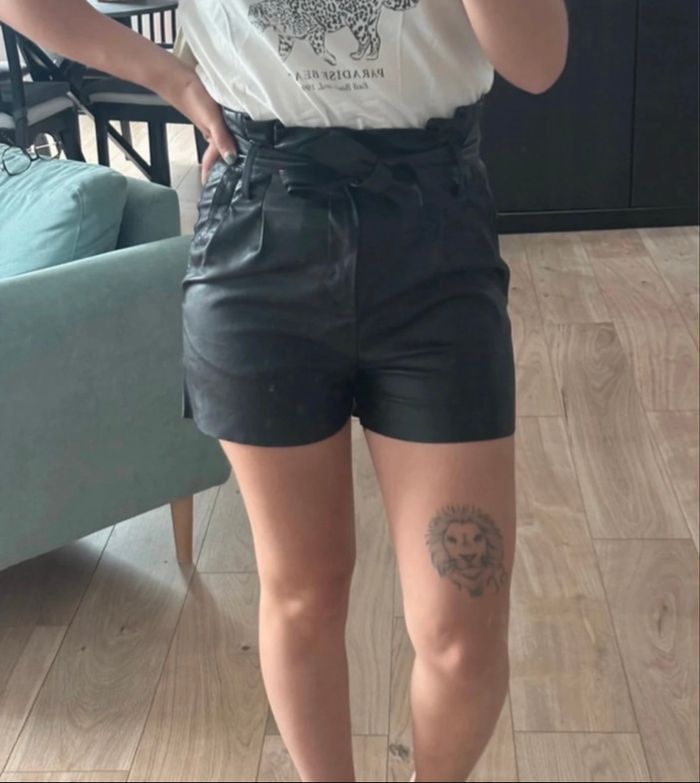 Short en similicuir - photo numéro 2