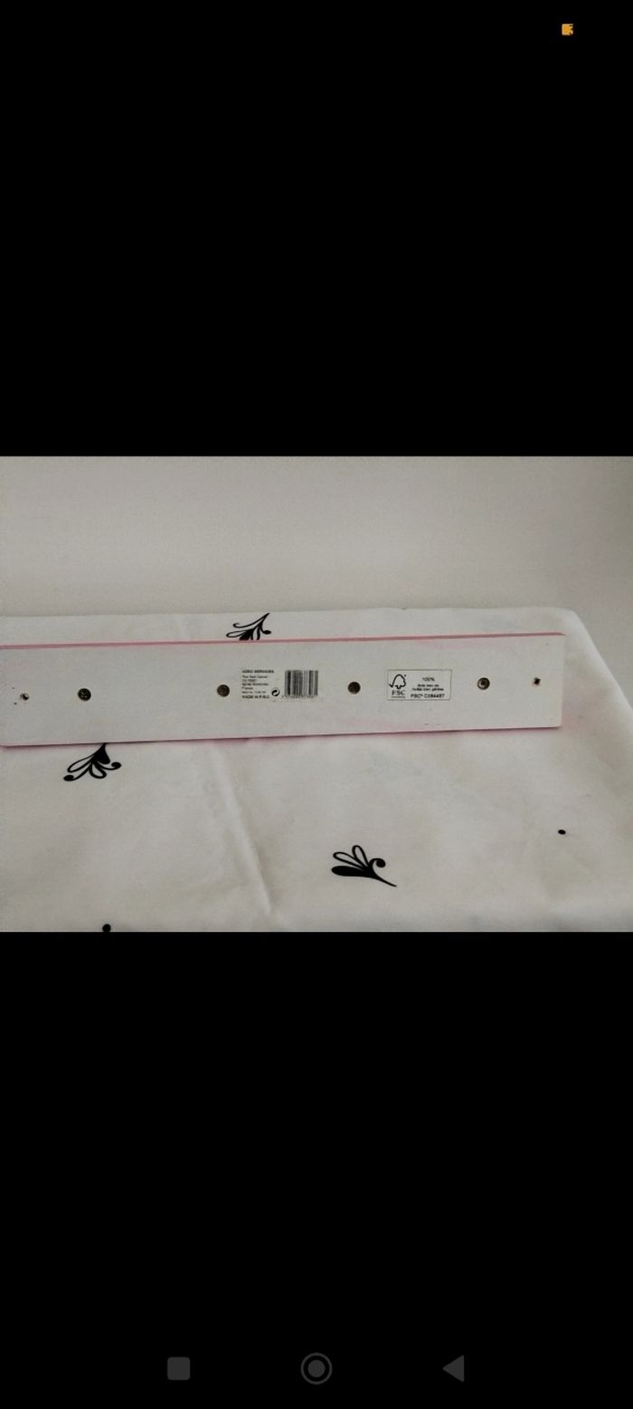 Porte manteau en bois fuschia - photo numéro 3