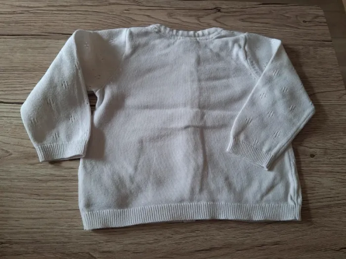 Lot 2 gilets fille 6 mois - photo numéro 3
