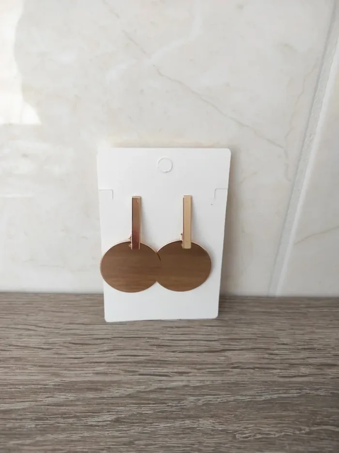 Paire de boucles d'oreilles neuves