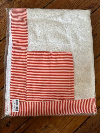 NEUF Lola Palacios (Little Celebs) Drap de douche plage bain sortie bébé blanc rouge rayé 120x74cm