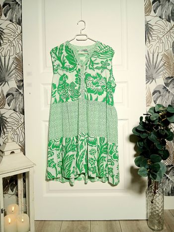 Robe Carnaby – Taille 40 – Vert & blanc – Motif floral tendance