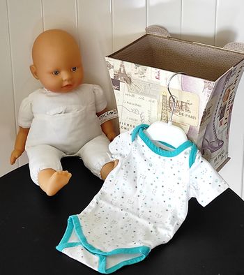 Body bébé garçon 3 mois – manches courtes, motif étoiles et ronds