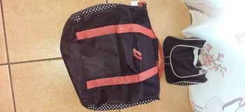 sac voyage avec sa trousse toilette